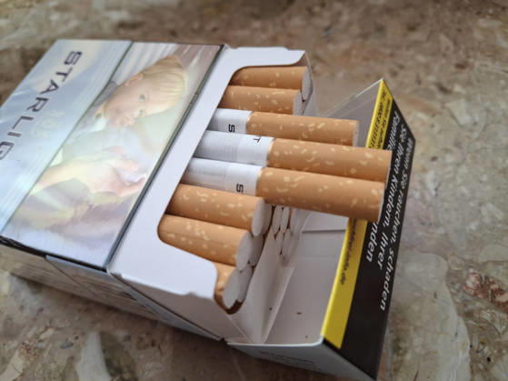 Stock photos 04 2026 Cigarettes in a pack Hamburg Hamburg Germany Copyright: xLobeca RalfxHomburgx