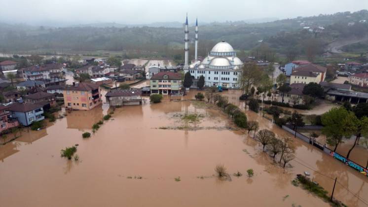 Heavy rain causes flooding in Turkiye s Sakarya SAKARYA, TURKIYE - MAY 5: An aerial view of flooded streets after water flow from the reservoir’s floodplain due to heavy rain at Daricayiri neighborhood in Karasu district of Sakarya, Turkiye on May 5, 2026. Basements of some homes, and agricultural fields, were flooded, and pools of water formed in the school and mosque courtyards. Osman Nevtan Angun Anadolu Sakarya Turkey. Editorial use only. Please get in touch for any other usage. Copyright: x2026xAnadoluxOsmanxNevtanxAngunx