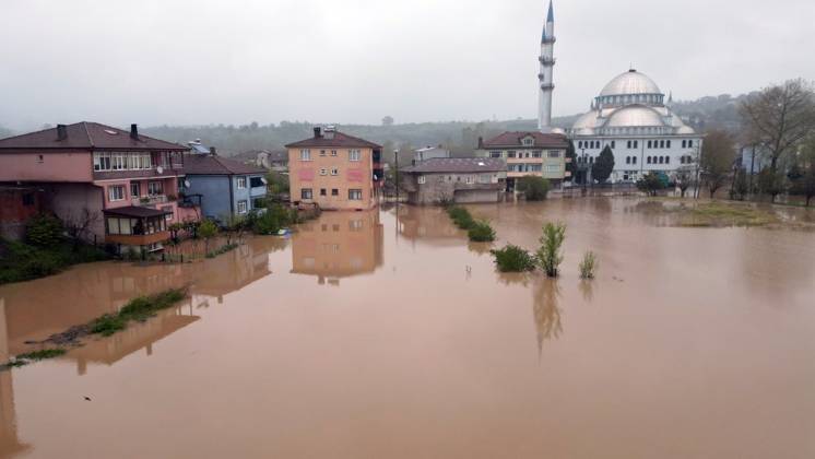 Heavy rain causes flooding in Turkiye s Sakarya SAKARYA, TURKIYE - MAY 5: A view of flooded streets after water flow from the reservoir’s floodplain due to heavy rain at Daricayiri neighborhood in Karasu district of Sakarya, Turkiye on May 5, 2026. Basements of some homes, and agricultural fields, were flooded, and pools of water formed in the school and mosque courtyards. Osman Nevtan Angun Anadolu Sakarya Turkey. Editorial use only. Please get in touch for any other usage. Copyright: x2026xAnadoluxOsmanxNevtanxAngunx