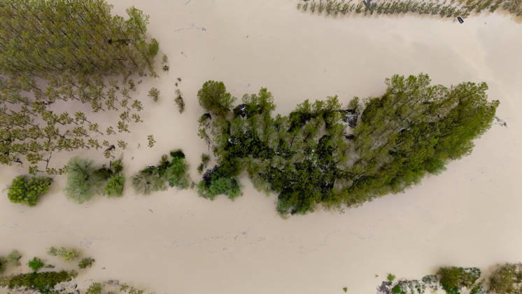 Heavy rain causes flooding in Turkiye s Sakarya SAKARYA, TURKIYE - MAY 4: An aerial view of flooded agricultural land and residential areas after the Melen River overflowed due to heavy rainfall in Sakarya, Turkiye, on May 4, 2026. Basements of some homes and nearby fields were inundated, while standing water also accumulated in school and mosque courtyards. Davut Genc Anadolu Sakarya Turkey. Editorial use only. Please get in touch for any other usage. Copyright: x2026xAnadoluxDavutxGencx
