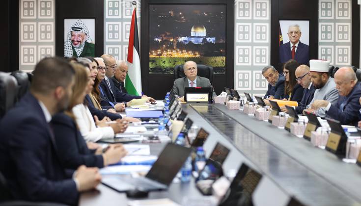 Palestinian Prime Minister Chairs Weekly Cabinet Session in Ramallah Palestinian Prime Minister Mohammed Mustafa chairs the weekly cabinet session in Ramallah in the occupied West Bank, on May 19, 2026. During the session, the cabinet warned of the worsening humanitarian crisis in the Gaza Strip amid declining humanitarian funding and a decrease in the flow of aid into the territory. Photo by Prime Minister Office apaimages Ramallah West Bank Palestinian Territory 190526_Ramallah_PMO_00(4) Copyright: xapaimagesxPrimexMinisterxOfficex xapaimagesx