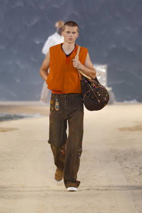 Louis Vuitton Mens Ready-to-Wear Spring Summer 2027 Fashion Show during Paris Fashion Week at the Cité Internationale Universitaire de Paris, France, on June 23, 2026 Bestimage Runway during the Louis Vuitton Men’s Spring Summer 2027 fashion show as part of Paris Fashion Week on June 23, 2026 in Paris, France Paris, France,detected_source_language  Copyright: xAgencex xBestimagexAgencex xBestimagex