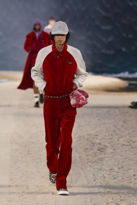 Louis Vuitton Mens Ready-to-Wear Spring Summer 2027 Fashion Show during Paris Fashion Week at the Cité Internationale Universitaire de Paris, France, on June 23, 2026 Bestimage Runway during the Louis Vuitton Men’s Spring Summer 2027 fashion show as part of Paris Fashion Week on June 23, 2026 in Paris, France Paris, France,detected_source_language  Copyright: xAgencex xBestimagexAgencex xBestimagex