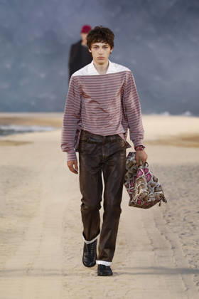 Louis Vuitton Mens Ready-to-Wear Spring Summer 2027 Fashion Show during Paris Fashion Week at the Cité Internationale Universitaire de Paris, France, on June 23, 2026 Bestimage Runway during the Louis Vuitton Men’s Spring Summer 2027 fashion show as part of Paris Fashion Week on June 23, 2026 in Paris, France Paris, France,detected_source_language  Copyright: xAgencex xBestimagexAgencex xBestimagex