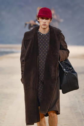 Louis Vuitton Mens Ready-to-Wear Spring Summer 2027 Fashion Show during Paris Fashion Week at the Cité Internationale Universitaire de Paris, France, on June 23, 2026 Bestimage Runway during the Louis Vuitton Men’s Spring Summer 2027 fashion show as part of Paris Fashion Week on June 23, 2026 in Paris, France Paris, France,detected_source_language  Copyright: xAgencex xBestimagexAgencex xBestimagex