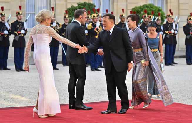 President Emmanuel Macron, Brigitte Macron, Rama X, King of Thailand, and his wife, Queen Suthida, arriving at the Élysée Palace for a state dinnerstate dinner in honor of the visit of the King of Thailand and his wife to Paris on June 29, 2026. Christian Liewig Bestimage Arrivals at the state dinner held at the Élysée Palace in Paris in honor of the visit of the King of Thailand and his wife. Paris, France  Copyright: xChristianxLiewigx xBestimagexChristianxLiewigx xBestimagex