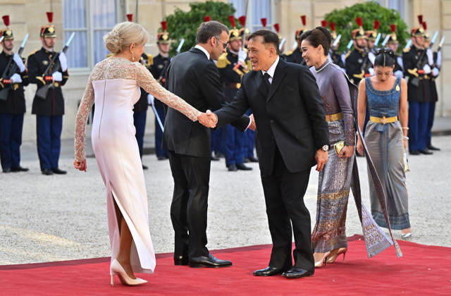 President Emmanuel Macron, Brigitte Macron, Rama X, King of Thailand, and his wife, Queen Suthida, arriving at the Élysée Palace for a state dinnerstate dinner in honor of the visit of the King of Thailand and his wife to Paris on June 29, 2026. Christian Liewig Bestimage Arrivals at the state dinner held at the Élysée Palace in Paris in honor of the visit of the King of Thailand and his wife. Paris, France  Copyright: xChristianxLiewigx xBestimagexChristianxLiewigx xBestimagex