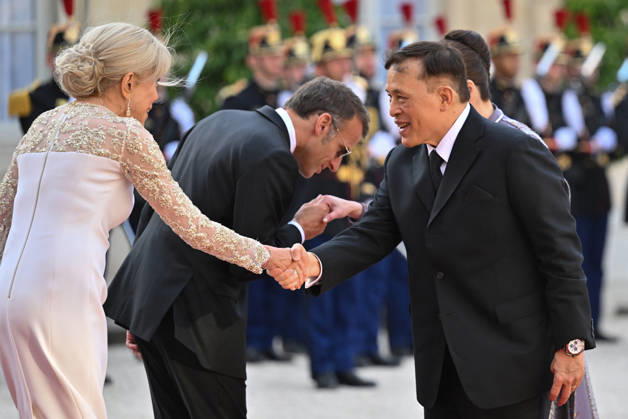 President Emmanuel Macron, Brigitte Macron, Rama X, King of Thailand, and his wife, Queen Suthida, arriving at the Élysée Palace for a state dinnerstate dinner in honor of the visit of the King of Thailand and his wife to Paris on June 29, 2026. Christian Liewig Bestimage Arrivals at the state dinner held at the Élysée Palace in Paris in honor of the visit of the King of Thailand and his wife. Paris, France  Copyright: xChristianxLiewigx xBestimagexChristianxLiewigx xBestimagex