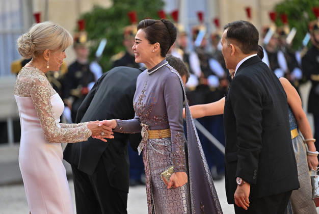 President Emmanuel Macron, Brigitte Macron, Rama X, King of Thailand, and his wife, Queen Suthida, arriving at the Élysée Palace for a state dinnerstate dinner in honor of the visit of the King of Thailand and his wife to Paris on June 29, 2026. Christian Liewig Bestimage Arrivals at the state dinner held at the Élysée Palace in Paris in honor of the visit of the King of Thailand and his wife. Paris, France  Copyright: xChristianxLiewigx xBestimagexChristianxLiewigx xBestimagex