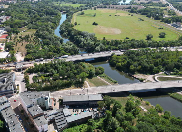 July 14, 2026 Halle (Saale) Halle (Saale) Halle (Saale) Saxony-Anhalt View Cityscape Saxony-Anhalt View View of the Elisabeth Bridge, Magistrale, and horse racing track �