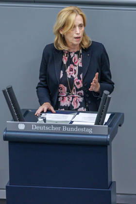 Bundestag: Karin Prien (CDU), Federal Minister for Family Affairs, in the German Bundestag on September 10, 2026, in Berlin, Berlin, Germany, Bundestag