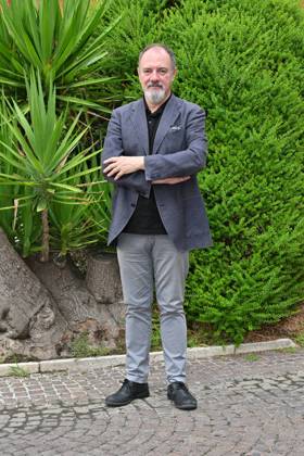 IPA88634673 - Rome: Rai Studios on Via Teulada. Photocall for the show *Misteri dimenticati*—*Blu notte* with Carlo Lucarelli. Pictured: Carlo Lucarelli Copyright: xMaurizioxD Avanzox xMaurizioxDxAvanzox IPA88634673