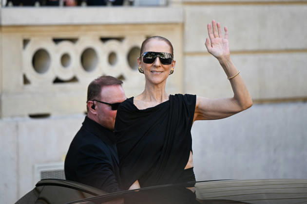 Celine Dion Leaves Her Hotel - Paris Celine Dion spend time with fans before her concert, at hotel Royal Monceau in Paris, France on September 23, 2026. Photo by Lionel Urman ABACAPRESS.COM Patis France  Copyright: xUrmanxLionel ABACAx