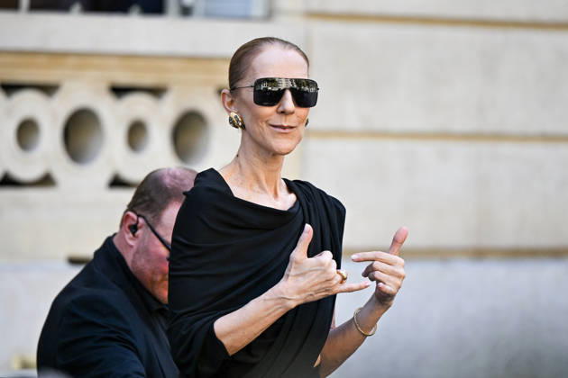 Celine Dion Leaves Her Hotel - Paris Celine Dion spend time with fans before her concert, at hotel Royal Monceau in Paris, France on September 23, 2026. Photo by Lionel Urman ABACAPRESS.COM Paris France  Copyright: xUrmanxLionel ABACAx