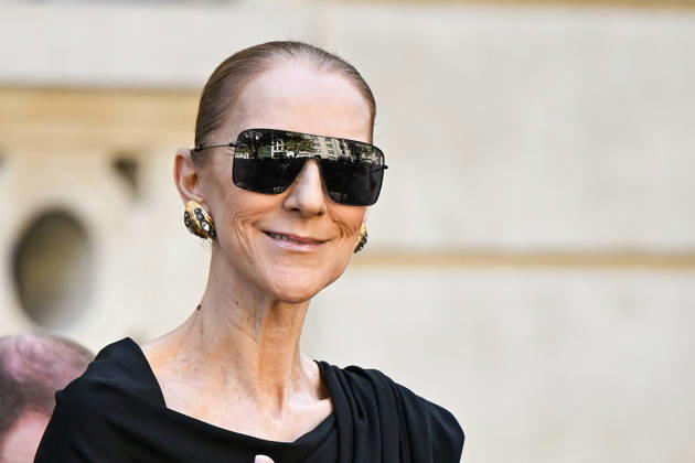 Celine Dion Leaves Her Hotel - Paris Celine Dion spend time with fans before her concert, at hotel Royal Monceau in Paris, France on September 23, 2026. Photo by Lionel Urman ABACAPRESS.COM Paris France  Copyright: xUrmanxLionel ABACAx