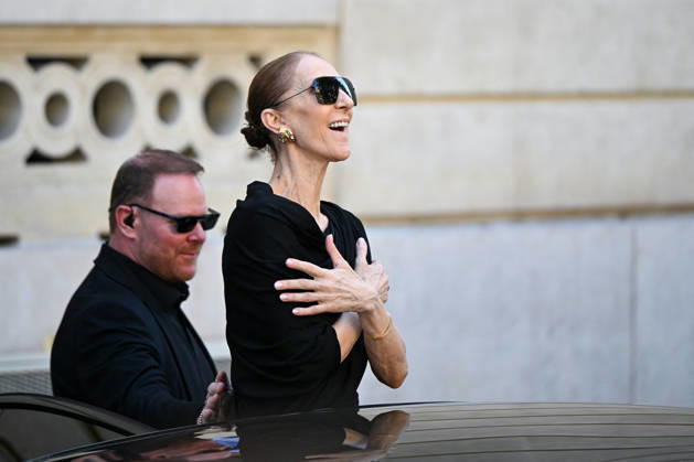 Celine Dion Leaves Her Hotel - Paris Celine Dion spend time with fans before her concert, at hotel Royal Monceau in Paris, France on September 23, 2026. Photo by Lionel Urman ABACAPRESS.COM Paris France  Copyright: xUrmanxLionel ABACAx