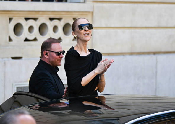 Celine Dion Leaves Her Hotel - Paris Celine Dion spend time with fans before her concert, at hotel Royal Monceau in Paris, France on September 23, 2026. Photo by Lionel Urman ABACAPRESS.COM Paris France  Copyright: xUrmanxLionel ABACAx
