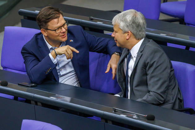 Bundestag: Carsten Schneider (SPD), Minister for the Environment, Climate Action, Nature Conservation, and Nuclear Safety, and Steffen Bilger, Federal Minister of Transportation, at the German Bundestag on September 25, 2026, in Berlin, Berlin, Berlin, Germany, Bundestag