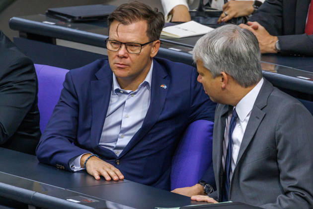 Bundestag: Carsten Schneider (SPD), Minister for the Environment, Climate Action, Nature Conservation, and Nuclear Safety, and Steffen Bilger, Federal Minister of Transportation, at the German Bundestag on September 25, 2026, in Berlin, Berlin, Berlin, Germany, Bundestag