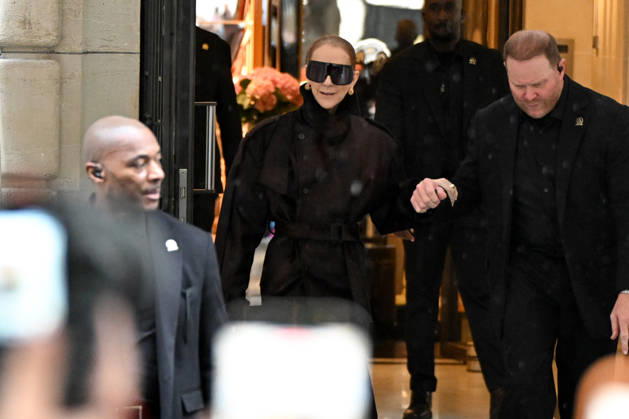 Céline Dion spent some time with her fans at the Royal Monceau Hotel in Paris, France, before heading to the event venue. Céline Dion spends time with fans before going to the venue, the Royal Monceau Hotel in Paris, France 460074 September 30, 2026 PARIS France Copyright: xL.Urmanx xStarfacex STAR_460074_001