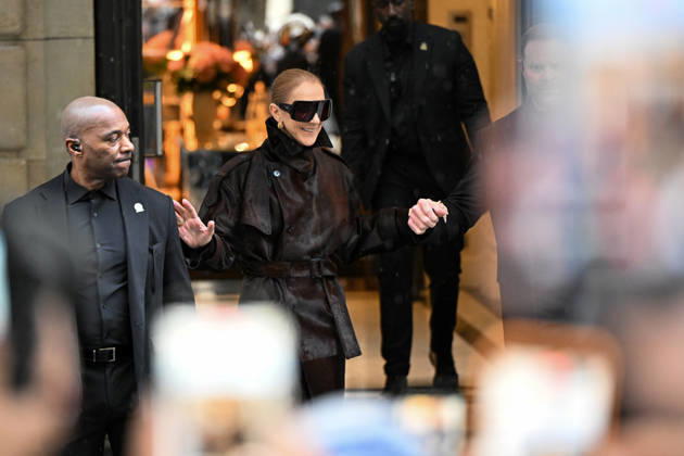 Céline Dion spent some time with her fans at the Royal Monceau Hotel in Paris, France, before heading to the event venue. Céline Dion spends time with fans before going to the venue, the Royal Monceau Hotel in Paris, France 460074 September 30, 2026 PARIS France Copyright: xL.Urmanx xStarfacex STAR_460074_009