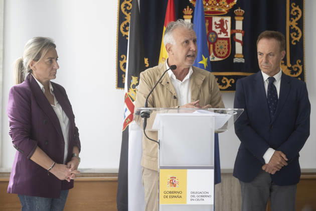 Ángel Víctor Torres chairs a meeting of the Situation Committee for the autonomous city of Ceuta I D The Minister of Education, Vocational Training, and Sports, Milagros Tolón, the Minister of Territorial Policy and Democratic Memory, Ángel Víctor Torres, and the Government Delegate in Ceuta, David de la Encina, during the meeting of the Situation Committee for the autonomous city, at the Government Delegation, on September 30, 2026, in Ceuta, Spain. Torres announced that the government will allocate 40.3 million to security and sanitation in Ceuta and that the space next to the prison will be used as a new shelter. SEPTEMBER 30, 2026 Ceuta Ceuta, Spain Copyright: xMarcosxMorenox 7811045