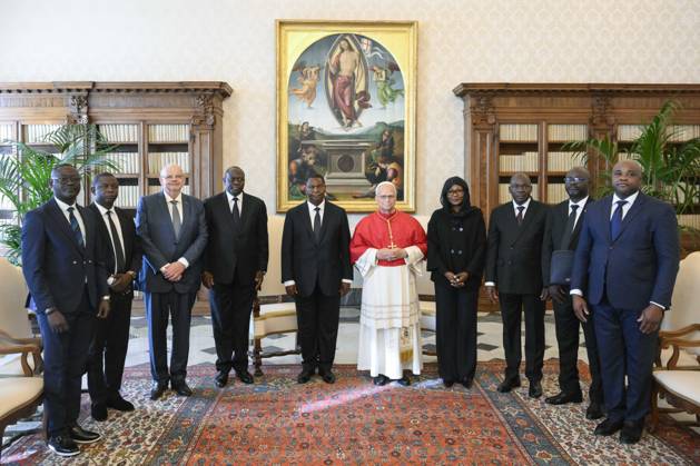 IPA89172101 - Italy, Rome, Vatican, October 1, 2026 Pope Leo XIV receives His Excellency Mr. Faustin Archange Touadera, President of the Central African Republic, in a private audience at the Vatican. Photo by VATICAN MEDIA Catholic Press Photo Copyright: xVATICANxMEDIA xCatholicxPressxPhotox xx IPA89172101