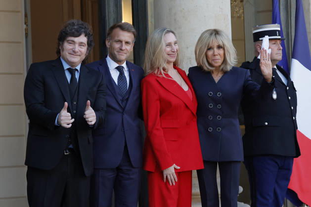 Javier Milei received at Elysee Palace - Paris France’s President Emmanuel Macron and his wife Brigitte is seen here receiving Argentina’s President Javier Milei and his sister Karina in Elysee Palace in Paris, France on October 1st, 2026. Photo by Henri Szwarc ABACAPRESS.COM Paris France Copyright: xSzwarcxHenri ABACAx