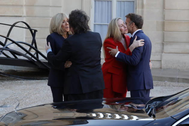 Javier Milei received at Elysee Palace - Paris France’s President Emmanuel Macron and his wife Brigitte is seen here receiving Argentina’s President Javier Milei and his sister Karina in Elysee Palace in Paris, France on October 1st, 2026. Photo by Henri Szwarc ABACAPRESS.COM Paris France Copyright: xSzwarcxHenri ABACAx