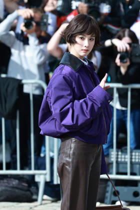 PARIS, FRANCE - OCTOBER 02: Chinese artist Chen Duling attends the LOEWE Spring Summer 2027 fashion show on October 2, 2026 in Paris, France. The event is part of the Paris Fashion Week schedule featuring ready-to-wear collections for the upcoming season. Copyright: xVCGx 111671217206