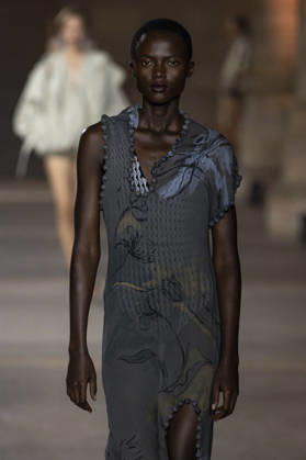 Victoria Beckham Women s Ready-to-Wear Spring Summer 2027 Collection Fashion Show during Paris Fashion Week, on October 2, 2026, in Paris, Bestimage Victoria Beckham Fashion Show Women s Ready-to-Wear Spring Summer 2027 Collection during Paris Fashion Week, on October 2, 2026, in Paris, France Paris France Copyright: xAgencex xBestimagexAgencex xBestimagex