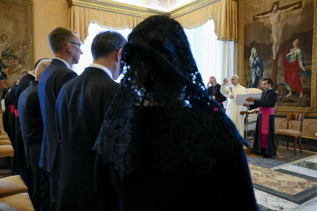 IPA89255148 - Italy, Rome, Vatican, October 3, 2026: Pope Leo XIV receives members of the Pontifical Teutonic College of Santa Maria in Campo Santo on the 150th anniversary of its founding during a private audience at the Vatican. Photo by VATICAN MEDIA Catholic Press Photo Copyright: xVATICANxMEDIA xCatholicxPressxPhotox xx IPA89255148