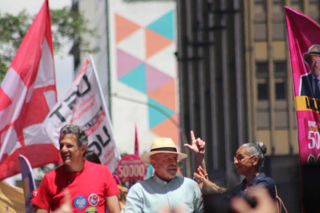 SaO PAULO, SP - 03.10.2026: CAMINHADA REuNE LULA E HADDAD EM SP - President and candidate for re-election Luiz Inacio Lula da Silva participates this Saturday (3), alongside Fernando Haddad, Simone Tenet and Marina Silva in a campaign walk on Avenida Paulista, in Sao Paulo. x3024127x Angà licaxAlves