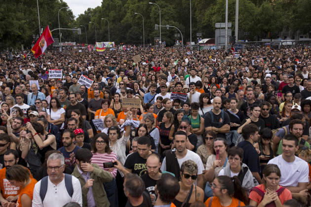 October 3, 2026, Madrid, Spain: Protesters hold placards while listening to the list of demands during a demonstration through the streets of Madrid demanding a reduction in housing rents. The demonstration was organized by the Tenants Union, which also organized the encampment in Puerta del Sol square in central Madrid. Madrid Spain - ZUMAs197 20261003_aaa_s197_108 Copyright: xLuisxSotox