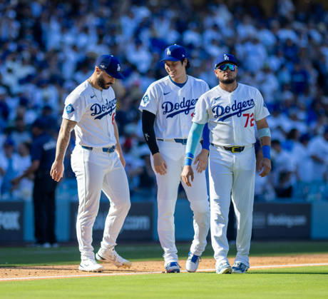 October 3, 2026, Los Angeles, California, USA: 17 Shohei Ohtani of the Los Angeles Dodgers congratulates team mates after winning game one of the NLDS against the Atlanta Braves at Dodger Stadium on October 03, 2026 in Los Angeles, California. Los Angeles Dodgers won the game 5-3. . Los Angeles USA - ZUMAa60_ 20261003_zaf_a60_042 Copyright: xArmandoxArorizox