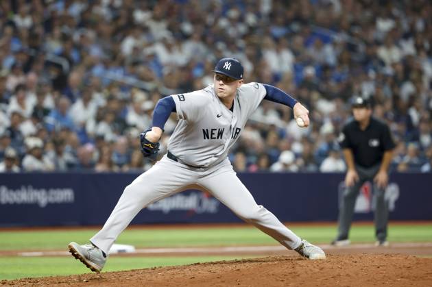 October 3, 2026, St. Petersburg, Florida, USA: New York Yankees pitcher Ryan Weathers (40) delivers a pitch during the seventh inning of Game 1 on Saturday, Oct. 3, 2026, in St. Petersburg. St. Petersburg USA - ZUMAs70_ 20261003_zan_s70_046 Copyright: xJeffereexWoox