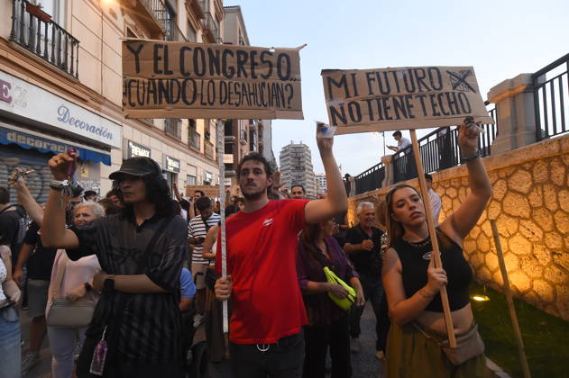 Housing Protest in Málaga Photos from the housing protest in Málaga October 3, 2026, in Málaga, Andalusia, Spain October 3, 2026, in Málaga, Málaga, Spain  Copyright: xÃlexxZeax 7819171