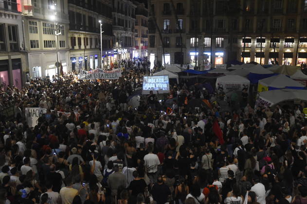 Housing Protest in Málaga Photos from the housing protest in Málaga October 3, 2026, in Málaga, Andalusia, Spain October 3, 2026, in Málaga, Málaga, Spain  Copyright: xÃlexxZeax 7819183