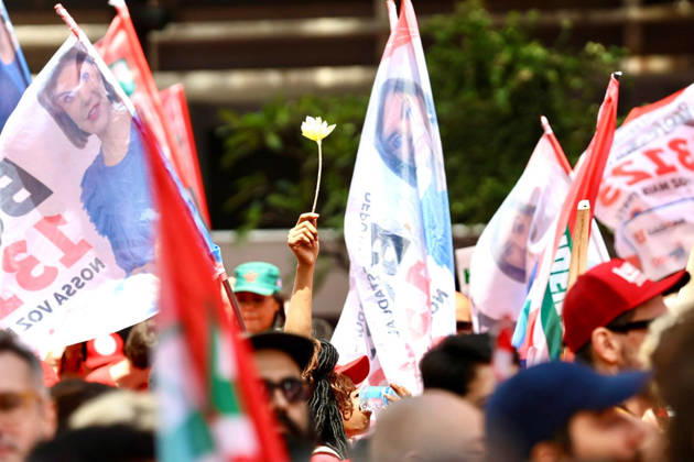 SaO PAULO, SP - 04.10.2026: 2026 ELECTIONS SP - President Luiz Inacio Lula da Silva participated this Saturday (3) in an event on Avenida Paulista, in Sao Paulo (SP), which gathered a large crowd and occupied the avenue and its surroundings, with the concentration extending to the Rua Augusta region. According to estimates released by the organization, more than 500,000 people participated in the event. x3024607x  DiogoxSadhi