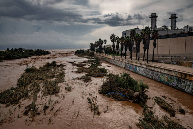 October 4, 2026, Sant Adria Del Besos, Barcelona, Spain: The mouth of the Besos River, north of Barcelona, is swollen and laden with sediment after a night of torrential rain across Catalonia. The storm brought exceptional rainfall to the Barcelona metropolitan area, with more than 200 litres per square metre recorded in parts of the region. The Besos rose sharply overnight, prompting authorities to warn of an imminent risk of flooding. Sant Adria Del Besos Spain  - ZUMAb137 20261004_fap_b137_008 Copyright: xJordixBoixareux