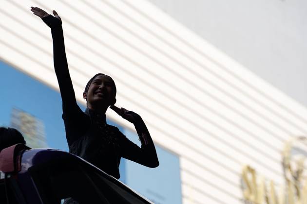October 4, 2026, Bangkok, Thailand: BANGKOK, THAILAND, OCTOBER 4, 2026: Thai singer and guitarist Nene Royal takes part in a victory parade through central Bangkok following her win on Season 21 of America s Got Talent. The 16-year-old, who became the first Thai contestant to win the competition, was welcomed by fans during the Welcome NENE ROYAL: Win The World for Thailand celebration organized by Siam Piwat and private-sector partners. The parade began at Siam Paragon and travelled through central Bangkok before returning to the shopping complex for a welcome event. Bangkok Thailand - ZUMAq101 20261004_zna_q101_038 Copyright: xWatsawatxKoktabtimx