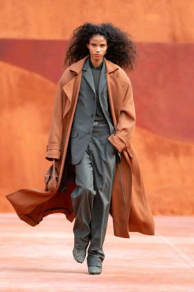 PFW Lacoste - Runway LZ A model walks the runway during the Lacoste Womenswear Spring Summer 2027 show as part of Paris Fashion Week on October 4, 2026 at Roland Garros in Paris, France. Photo by Laurent Zabulon ABACAPRESS.COM Copyright: xZabulonxLaurent ABACAx