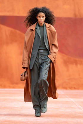 PFW Lacoste - Runway LZ A model walks the runway during the Lacoste Womenswear Spring Summer 2027 show as part of Paris Fashion Week on October 4, 2026 at Roland Garros in Paris, France. Photo by Laurent Zabulon ABACAPRESS.COM Copyright: xZabulonxLaurent ABACAx