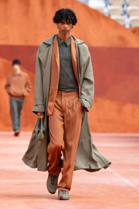 PFW Lacoste - Runway LZ A model walks the runway during the Lacoste Womenswear Spring Summer 2027 show as part of Paris Fashion Week on October 4, 2026 at Roland Garros in Paris, France. Photo by Laurent Zabulon ABACAPRESS.COM Copyright: xZabulonxLaurent ABACAx
