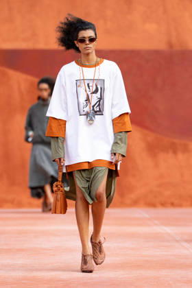 PFW Lacoste - Runway LZ A model walks the runway during the Lacoste Womenswear Spring Summer 2027 show as part of Paris Fashion Week on October 4, 2026 at Roland Garros in Paris, France. Photo by Laurent Zabulon ABACAPRESS.COM Copyright: xZabulonxLaurent ABACAx