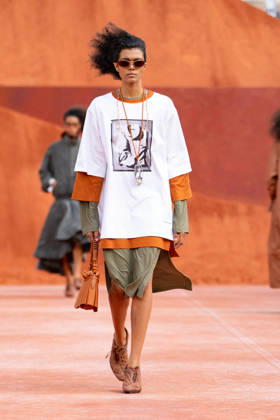 PFW Lacoste - Runway LZ A model walks the runway during the Lacoste Womenswear Spring Summer 2027 show as part of Paris Fashion Week on October 4, 2026 at Roland Garros in Paris, France. Photo by Laurent Zabulon ABACAPRESS.COM Copyright: xZabulonxLaurent ABACAx