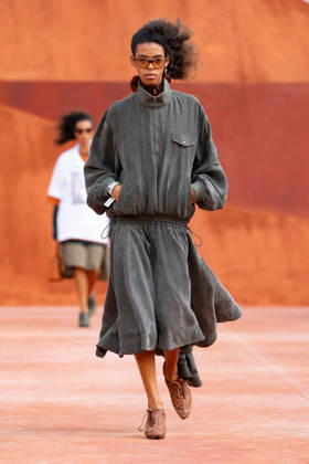 PFW Lacoste - Runway LZ A model walks the runway during the Lacoste Womenswear Spring Summer 2027 show as part of Paris Fashion Week on October 4, 2026 at Roland Garros in Paris, France. Photo by Laurent Zabulon ABACAPRESS.COM Copyright: xZabulonxLaurent ABACAx