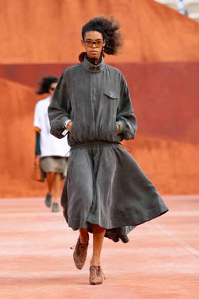 PFW Lacoste - Runway LZ A model walks the runway during the Lacoste Womenswear Spring Summer 2027 show as part of Paris Fashion Week on October 4, 2026 at Roland Garros in Paris, France. Photo by Laurent Zabulon ABACAPRESS.COM Copyright: xZabulonxLaurent ABACAx