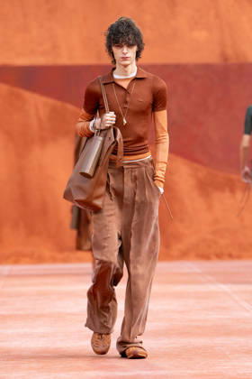 PFW Lacoste - Runway LZ A model walks the runway during the Lacoste Womenswear Spring Summer 2027 show as part of Paris Fashion Week on October 4, 2026 at Roland Garros in Paris, France. Photo by Laurent Zabulon ABACAPRESS.COM Copyright: xZabulonxLaurent ABACAx