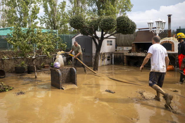 Heavy rains in Catalonia leave two dead and the Besòs River at risk of flooding. Residents clean up the mud that has accumulated in the streets and homes due to the torrential rains, on October 4, 2026, in Montornès del Vallès, Barcelona, Catalonia, Spain. The storm hitting Catalonia has left two people dead in the region. The president of the Generalitat, Salvador Illa, reported the death in Tordera of a 75-year-old man, who was at a campground when a wall reportedly collapsed on him. The second victim is a person who had been reported missing and was found in Montornès del Vallès. Emergency services are searching for another missing person in Riera de Pineda de Mar. The rains and storms have put eleven autonomous communities on alert thi Copyright: xLorenaxSopênax 7820137